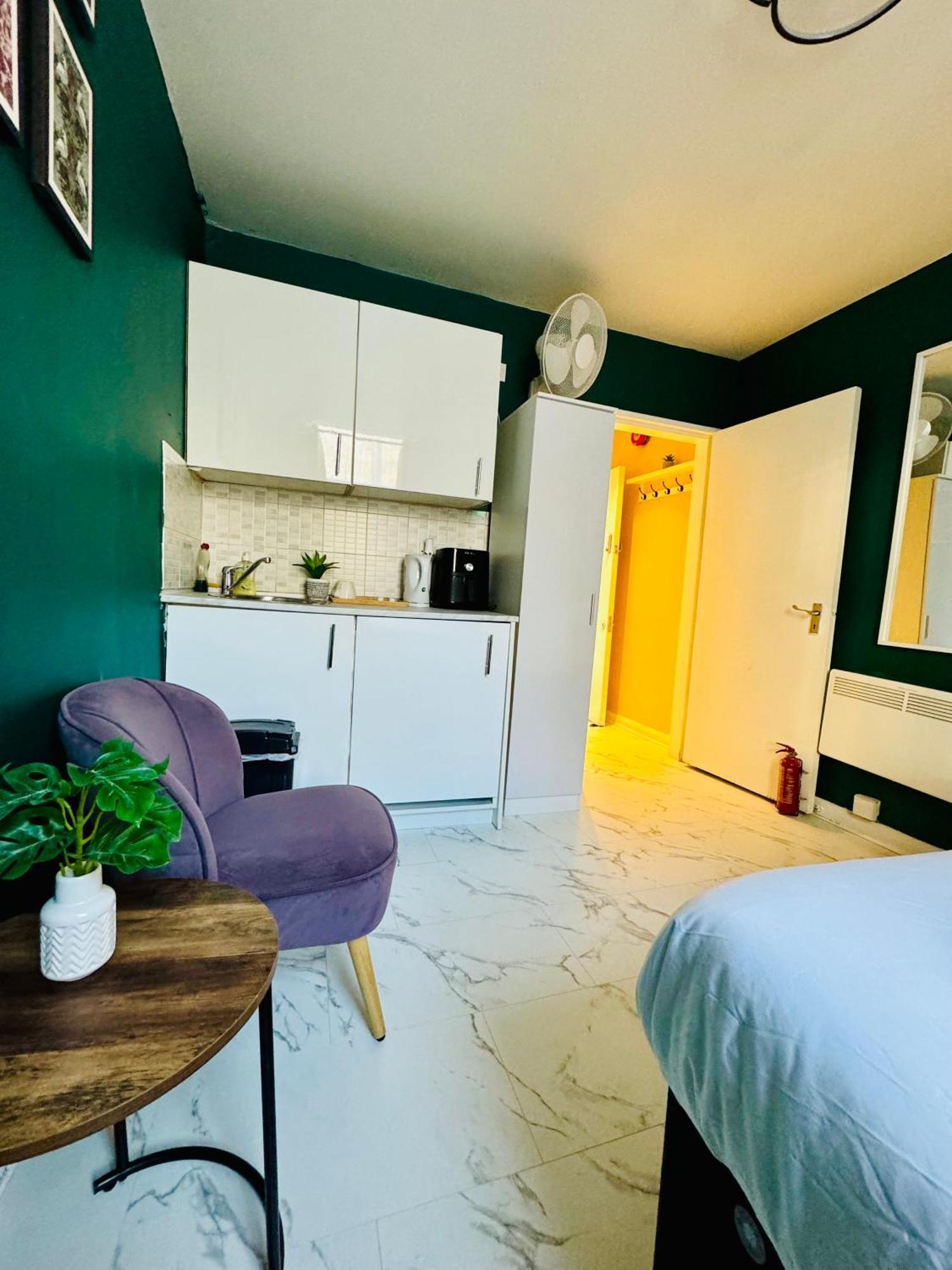 Private Studio Flat In City 1190 ลอนดอน ภายนอก รูปภาพ